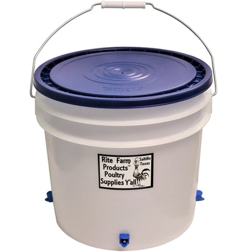 3.5 gallon chicken waterer with 4 nipple drinker stations