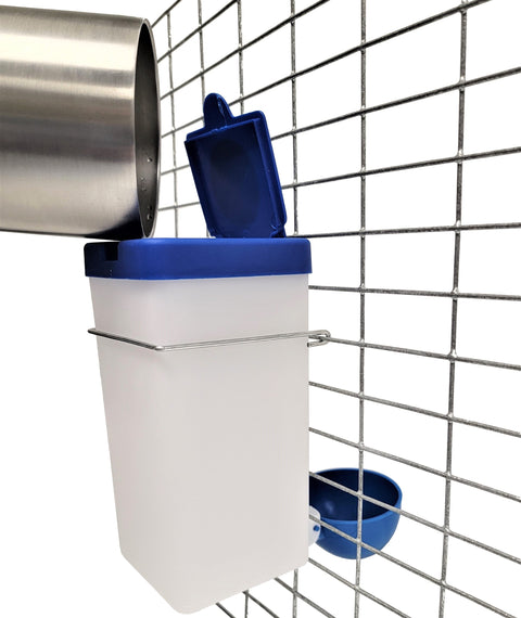 Drinker bottle, fill lid detail