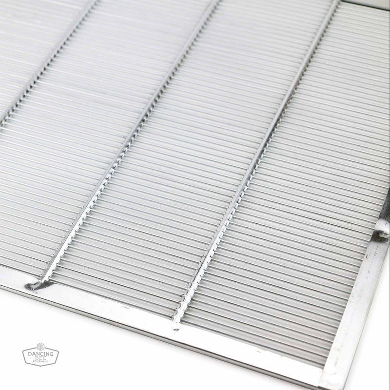 Load image into Gallery viewer, Queen Excluder | Standard Metal | 8 and 10 Frame

