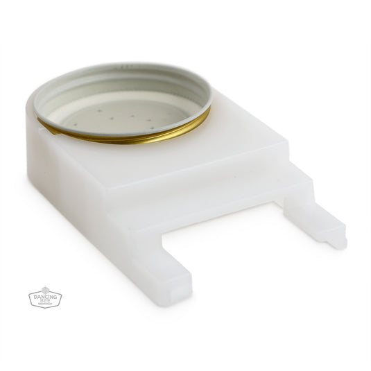 Boardman entrance feeder attachment designed to hold a standard mason jar.