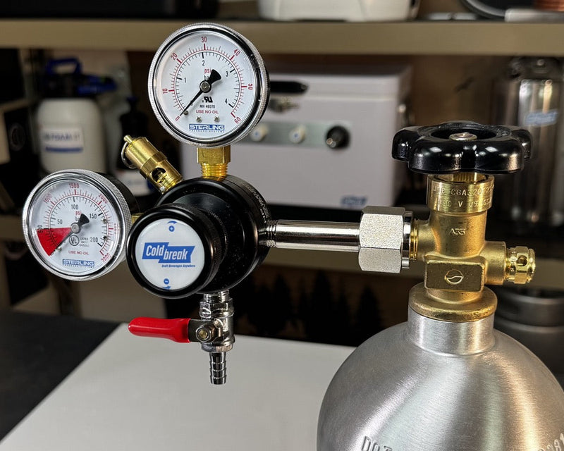 Load image into Gallery viewer, CO2 Regulator with Dual Gauges
