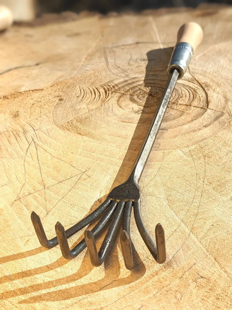Load image into Gallery viewer, Homestead Iron Crow's Foot Cultivator shown in product view 4
