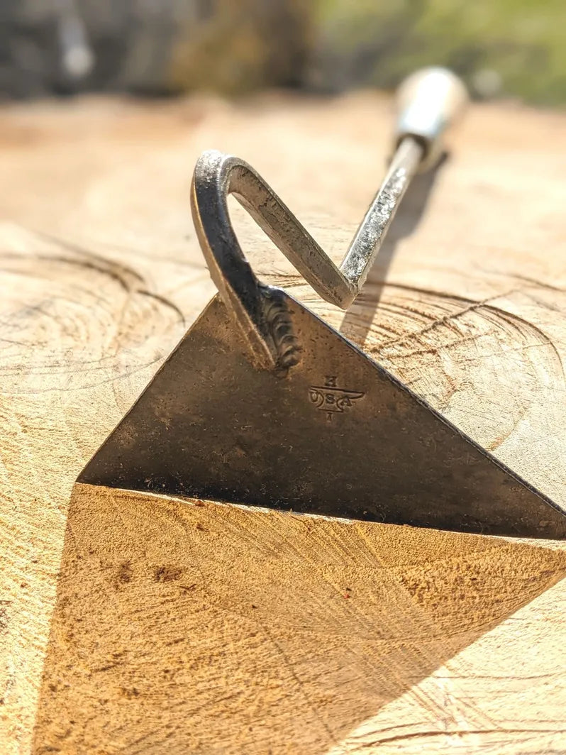 Load image into Gallery viewer, Homestead Iron Dutch Weeder, Left or Right shown in product view 4

