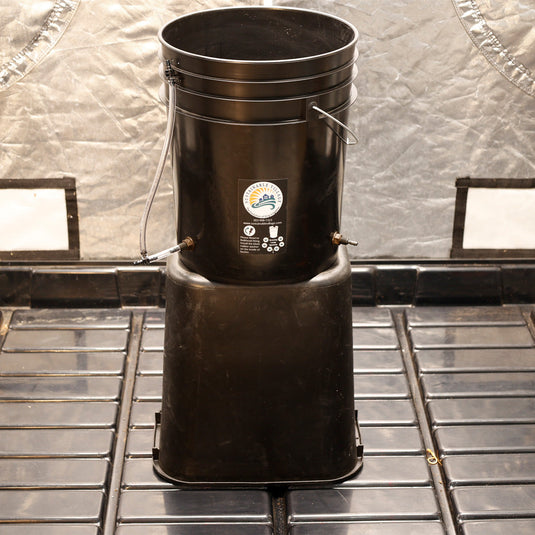 5 Gallon Reservoirs - Deluxe w/ water level indicator -- for Blumat Systems