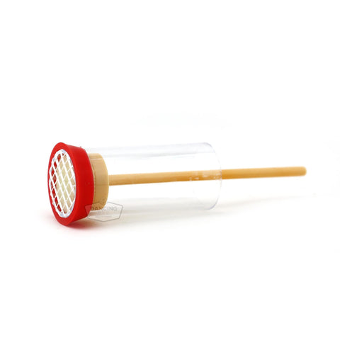 Plunger-style queen marking cage for controlled marking of the queen.