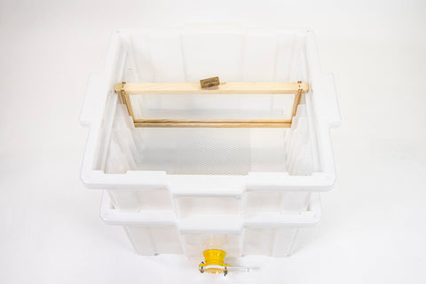 Hive Butler Uncapping Tank Set, top view