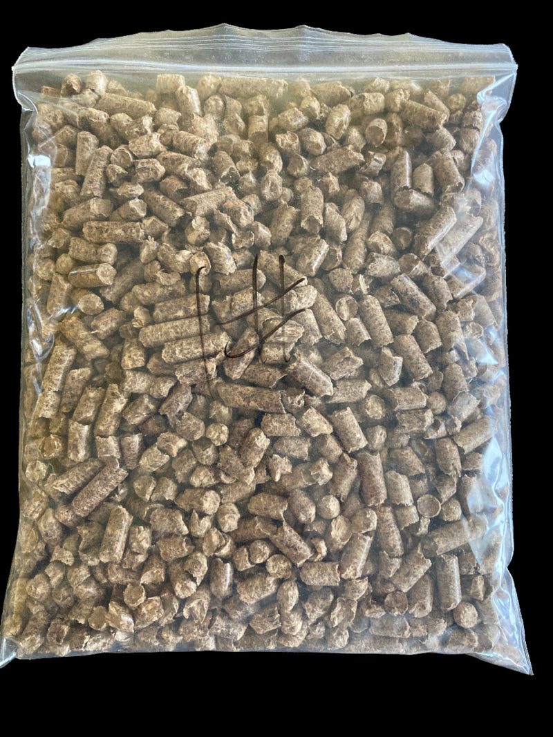 Load image into Gallery viewer, Wood Pellet Hive Smoker Fuel
