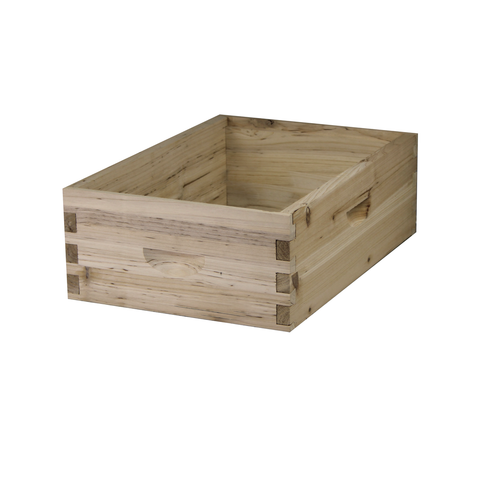 NuBee 8-frame medium super box, no frames, front