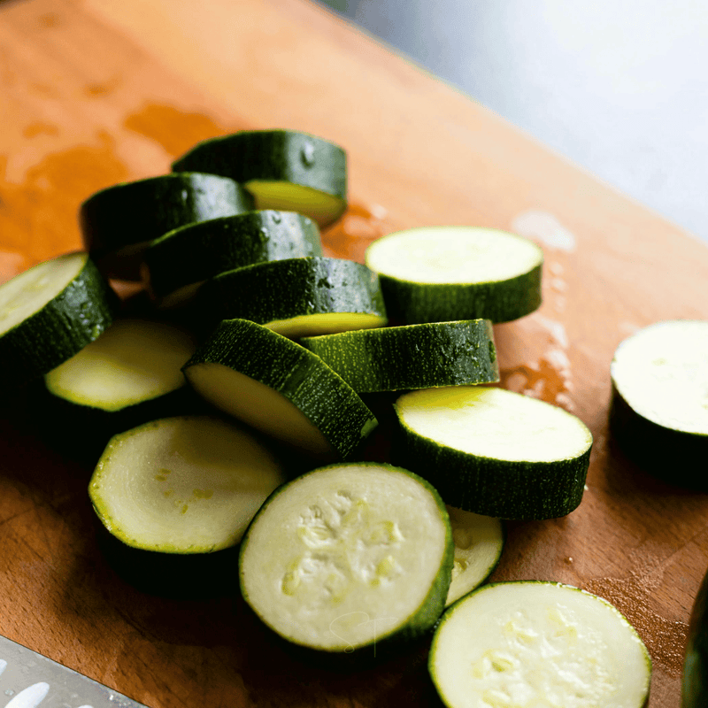 Load image into Gallery viewer, Dark Green Zucchini Summer Squash – 25 Seeds
