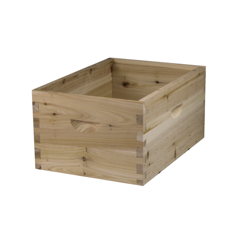 NuBee 8-frame deep brood box, no frames, front