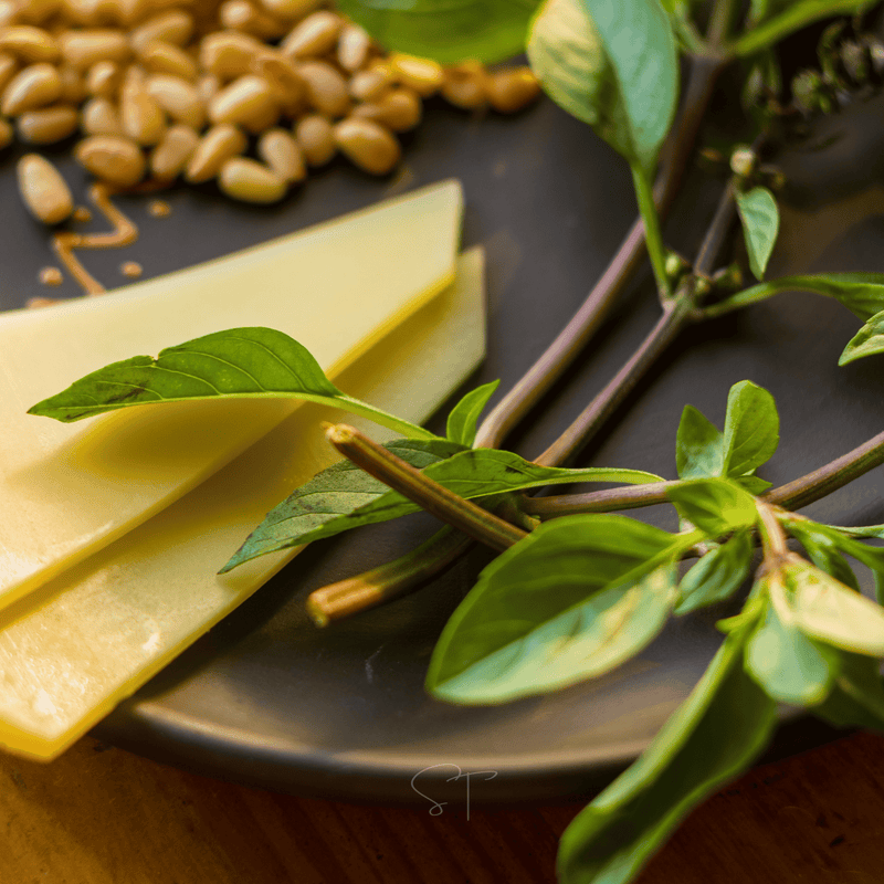Load image into Gallery viewer, Lemon Basil – 250 Seeds
