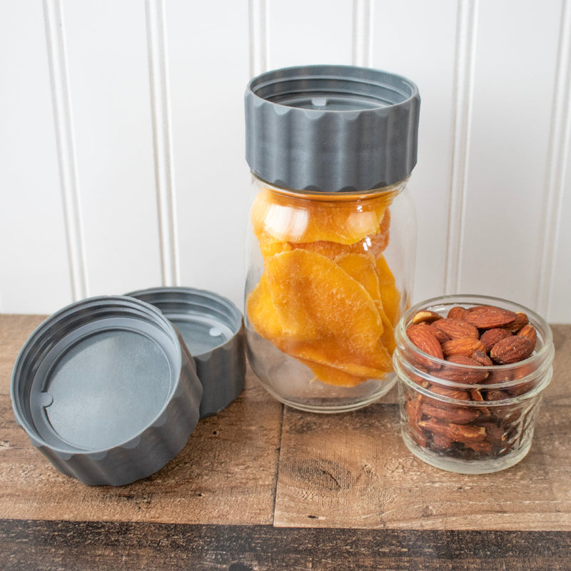 Load image into Gallery viewer, 2-in-1 Lid to Connect Two Regular Mouth Mason Jars 2 Pack
